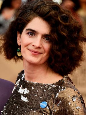 Габи Хоффманн в роли Кэсси Андерсон